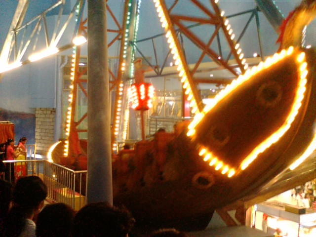 マニラの花屋敷 スターシティー フィリピンにびっくりコキマロ